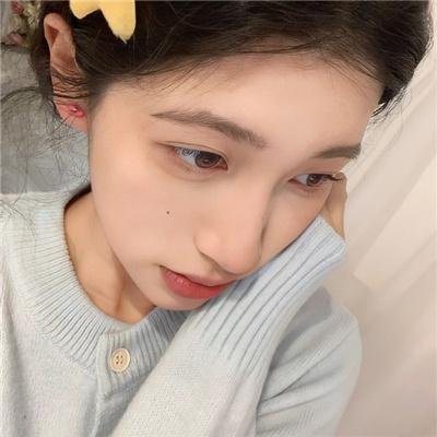 雨中的女人